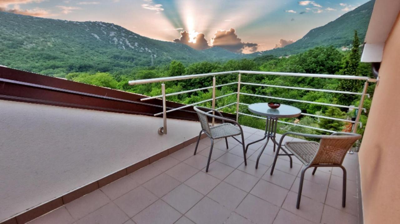 Vinodol 1 And 2 Apartament *